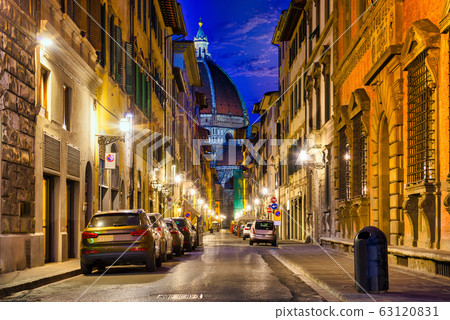 Street of florence and cathedral 63120831