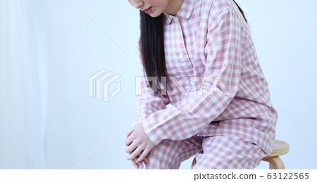 生病的女人的形象 63122565