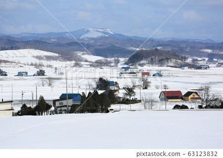 Hokkaido waiting for spring (Kuriyama-cho, Hokkaido) 63123832