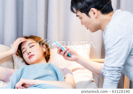 Young couple newlyweds lovers hospital pain Young couple newlyweds lovers hospital pain 63128190