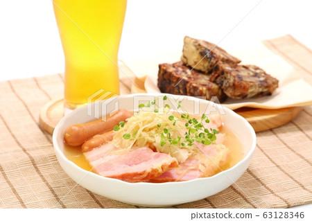 Sauerkraut Wiener Bacon Soup Beer Bread 63128346