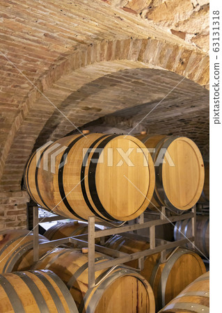 wine cellar in Oberwaltersdorf near Vienna, 63131318