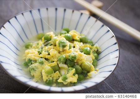 用豌豆雞蛋 用豌豆雞蛋 63140468