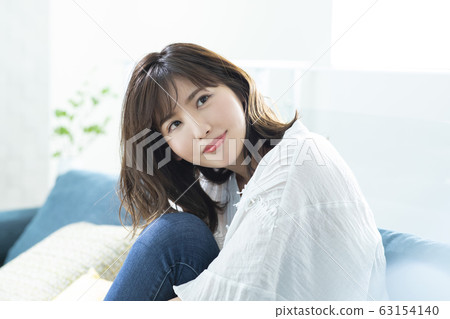 Young woman, portrait Young woman, portrait 63154140