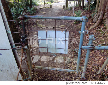 Doorway 63156677