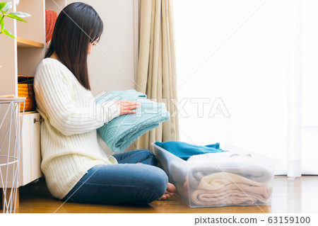 一個換衣服的女人 63159100