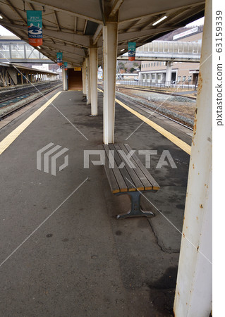 Take a photo of JR Toya Station in Toyako-cho, Hokkaido in early spring 63159339