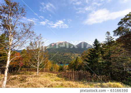 日本，北海道東部國家公園，Onneto和山脈 63166398