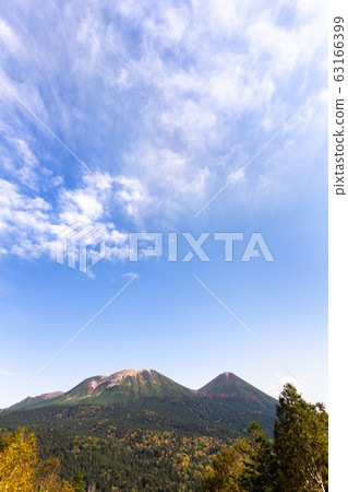 日本，北海道東部國家公園，Onneto和山脈 63166399