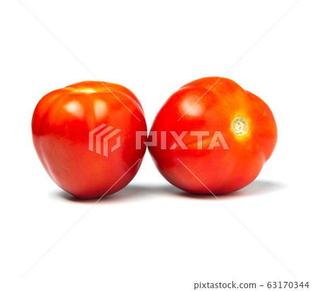 Fresh tomatoes isolated on white background. Close 63170344