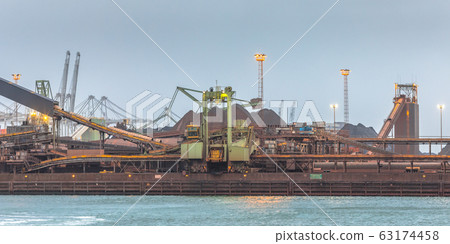 Iron ore buk transshipment facility Iron ore buk transshipment facility 63174458