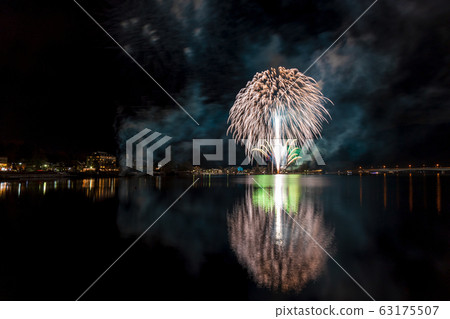 Lake Kawaguchi (January Winter Fireworks) Lake Kawaguchi (January Winter Fireworks) 63175507