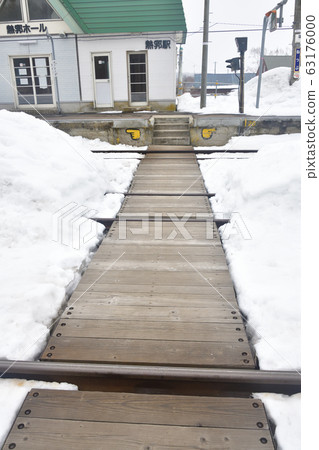 Take a photo of JR Enjin Station in Kuromatsunai Town, Hokkaido in early spring Take a photo of JR Enjin Station in Kuromatsunai Town, Hokkaido in early spring 63176000