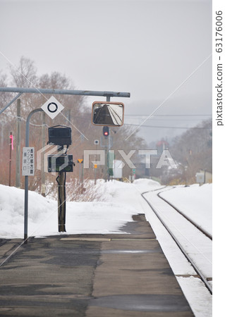 Take a photo of JR Enjin Station in Kuromatsunai Town, Hokkaido in early spring Take a photo of JR Enjin Station in Kuromatsunai Town, Hokkaido in early spring 63176006