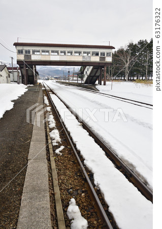 早春拍攝北海道蘭越町JR蘭越站的風景 早春拍攝北海道蘭越町JR蘭越站的風景 63176322