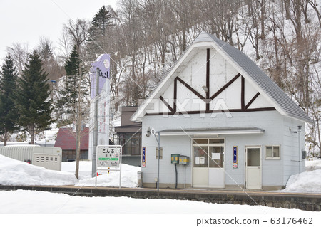 早春北海道蘭芝町JR甲部站的拍攝風景 63176462