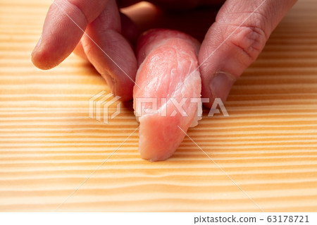 Hand held tuna large toro Hand held tuna large toro 63178721