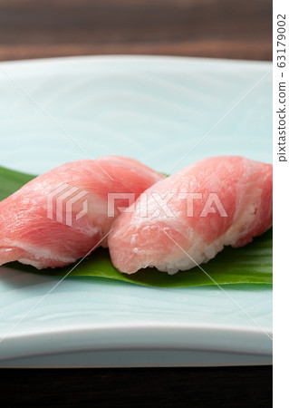 Hand held tuna large toro Hand held tuna large toro 63179002