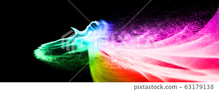  A legendary bird that shines in rainbow flutters 63179138
