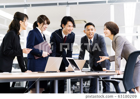 Business businessman meeting office 63180209