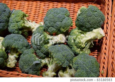 西蘭花在籃子裡 西蘭花在籃子裡 63180563