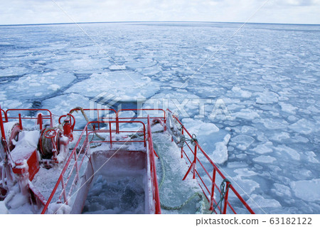 Drift ice in the Sea of Okhotsk 63182122