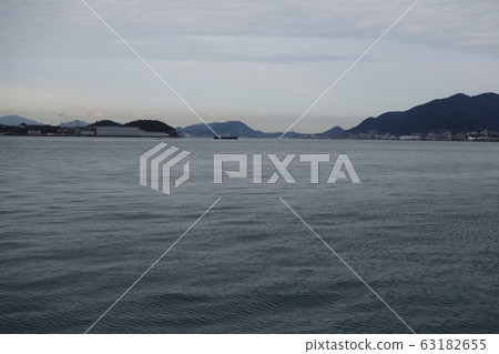九州(赤坂海岸)從關門海峽的景色 九州(赤坂海岸)從關門海峽的景色 63182655