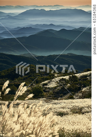 Dawn sunrise dawn mountain cloud Dawn sunrise dawn mountain cloud 63184368