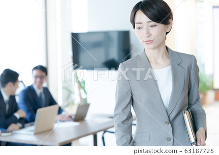 working woman, career woman, around 40 63187728