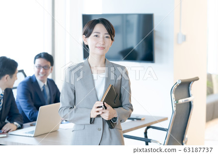 career woman, smile, business woman 63187737