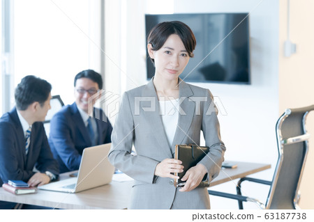 職業婦女 職場女強人 職場女性 63187738