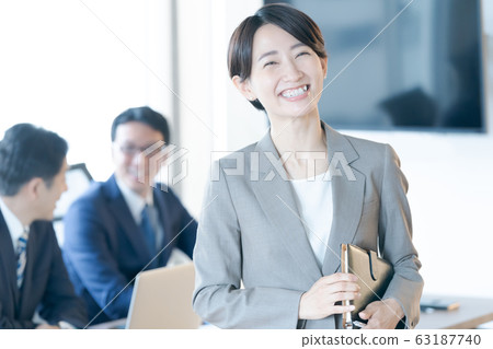 職業婦女 職場女強人 職場女性 63187740