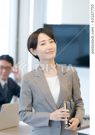 職業婦女 職場女強人 職場女性 63187750