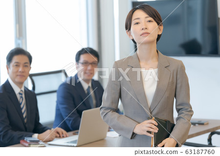 職業婦女 職場女強人 職場女性 63187760