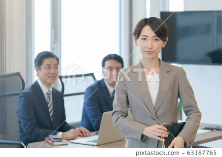 職業婦女 職場女強人 職場女性 63187765