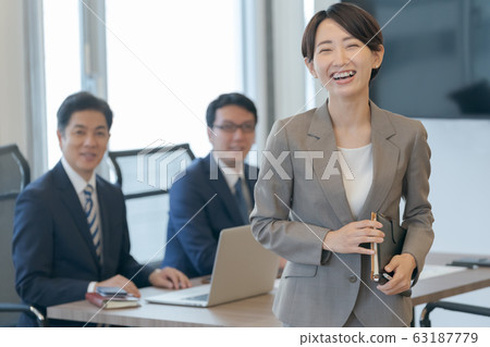 職業婦女 職場女強人 職場女性 63187779