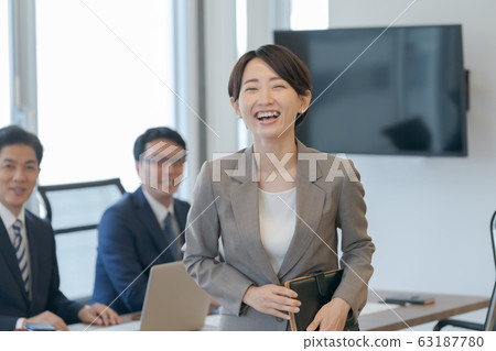 career woman, grinning, smile 63187780