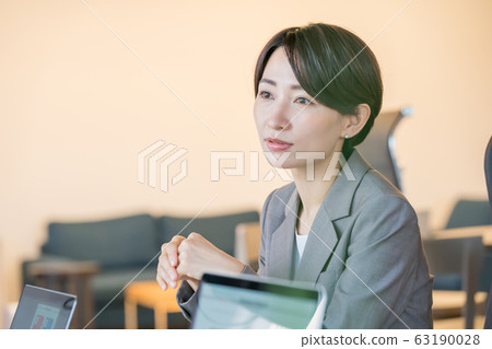 business woman, businesswoman, business 63190028