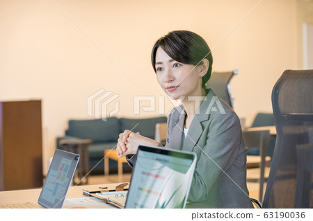 business woman, businesswoman, business 63190036