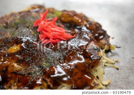 Okonomiyaki with oysters and oysters-Nissei, Japan Okonomiyaki with oysters and oysters-Nissei, Japan 63190479
