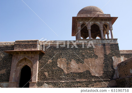 Royal Enclave in Mandu 63190758