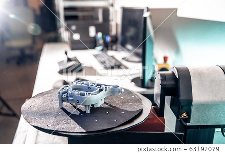 technically professional machine for 3D scanning and measurement of plastic moldings using a laser technically professional machine for 3D scanning and measurement of plastic moldings using a laser 63192079