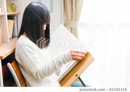 女人打開專輯 63192316