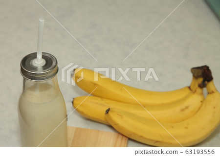 香蕉汁 63193556