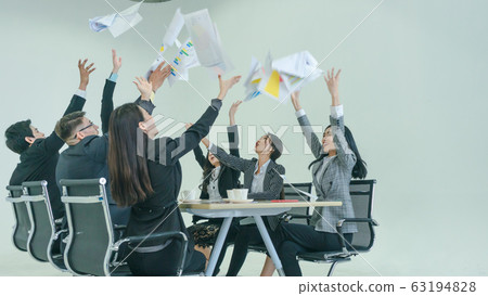 Business people working in offices 63194828