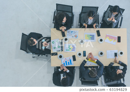 Business people working in offices Business people working in offices 63194829
