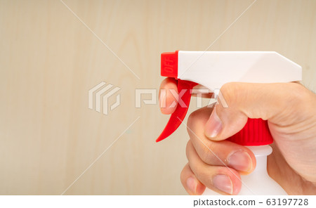 Protective face mask and sanitizer gel dispenser, 病毒, 傳染病, 生病, 疾病, 武漢肺炎, SARS, 流感, 感冒, 酒精, 新冠肺炎 63197728