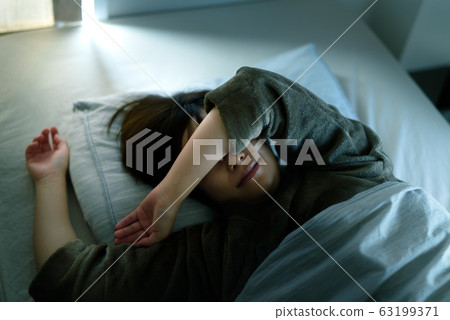 Female portrait 63199371