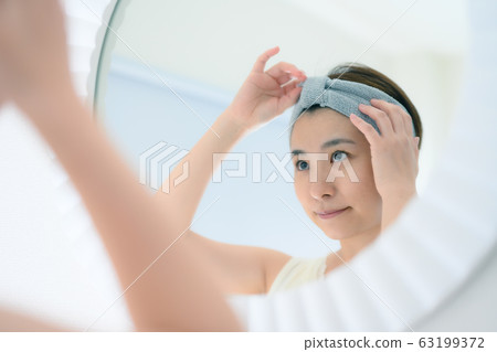 Female portrait Female portrait 63199372