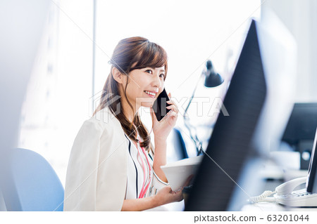 女商人，辦公室，智能手機 63201044